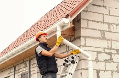 Pose et remplacement de gouttières à Fesques